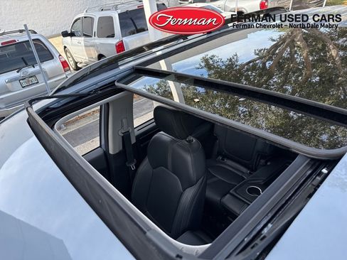 Used 2023 Honda Pilot Touring image 7