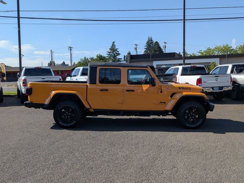 Used 2021 Jeep Gladiator Sport AWD/4WD image 6