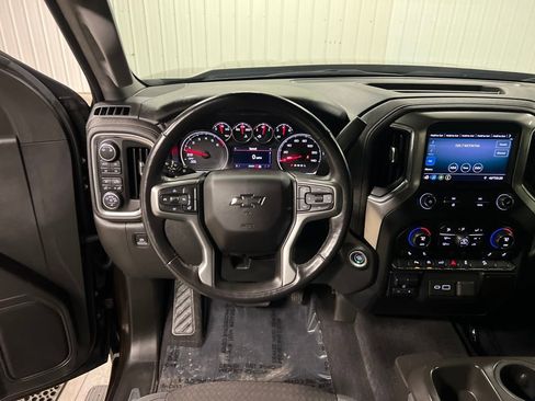 Used 2019 Chevrolet Silverado 1500 RST image 18