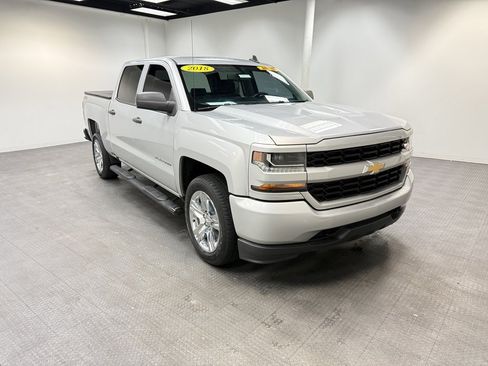 Used 2018 Chevrolet Silverado 1500 Custom w/ Custom Value Package image 8