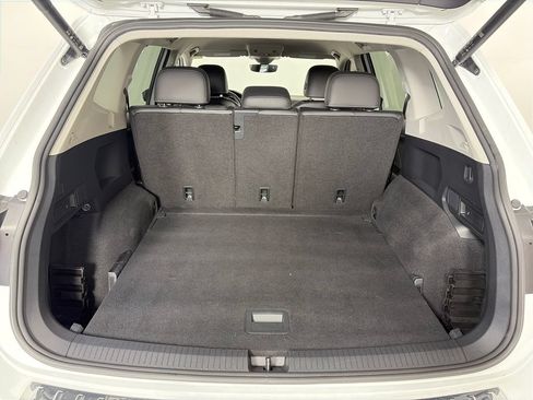 Used 2022 Volkswagen Tiguan SE AWD/4WD image 27