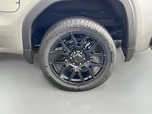 Used 2026 GMC Sierra 1500 SLT AWD/4WD image 36