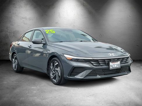 Certified 2025 Hyundai Elantra Sport FWD image 2