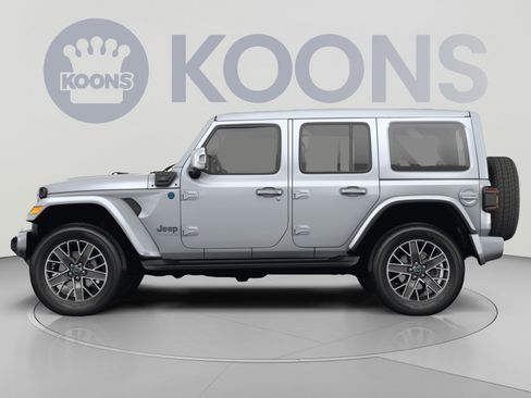 Used 2024 Jeep Wrangler High Altitude AWD/4WD image 2