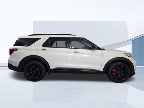Used 2020 Ford Explorer ST w/ ST Street Pack image 8