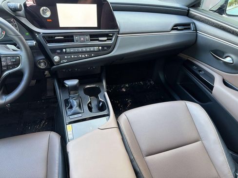 Used 2025 Lexus ES 350 w/ Premium Package FWD image 30