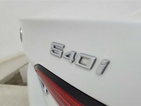 Used 2025 BMW 540i xDrive image 18