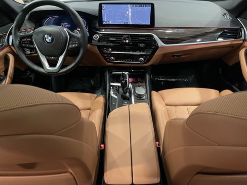 Certified 2023 BMW 530i xDrive w/ Convenience Package AWD/4WD image 16
