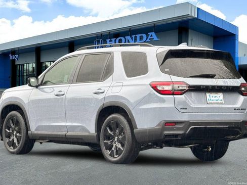 New 2026 Honda Pilot Black Edition image 10