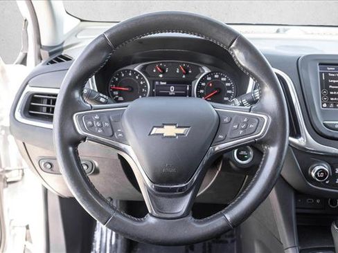Used 2020 Chevrolet Equinox LT FWD image 15