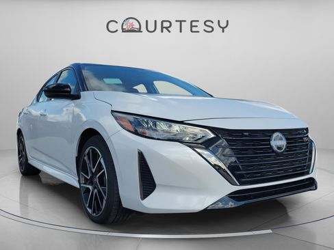 New 2025 Nissan Sentra SR image 5