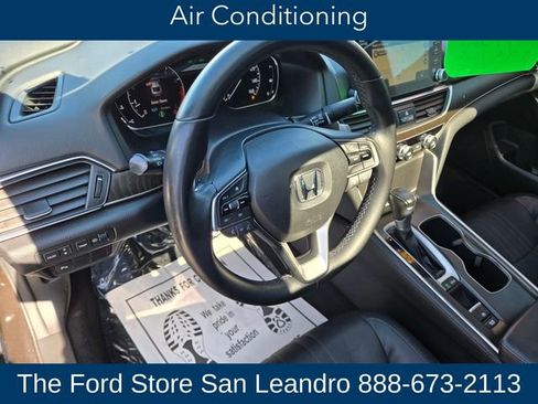Used 2018 Honda Accord Touring image 12