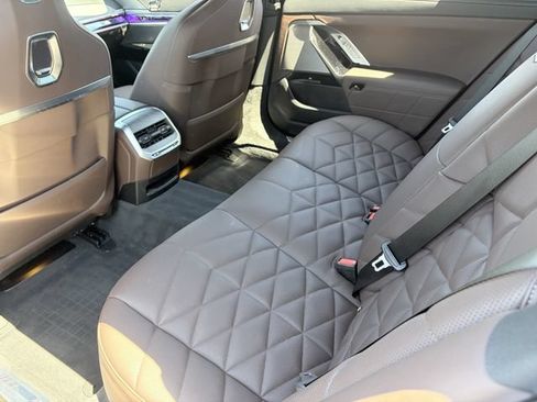 Used 2026 BMW 740i w/ Premium Package RWD image 17