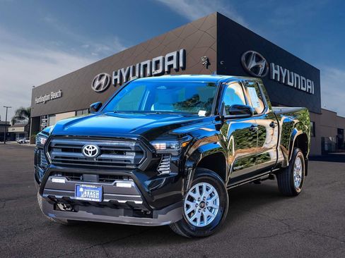 Used 2025 Toyota Tacoma SR5 RWD image 1