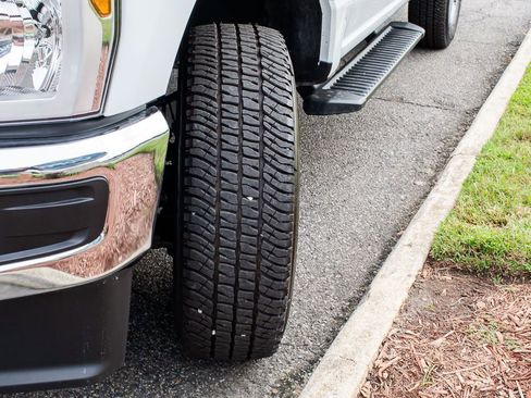 Used 2025 Ford F250 XL w/ FX4 Off-Road Package image 9