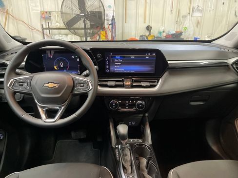 Used 2024 Chevrolet TrailBlazer LT w/ Convenience Package AWD/4WD image 18