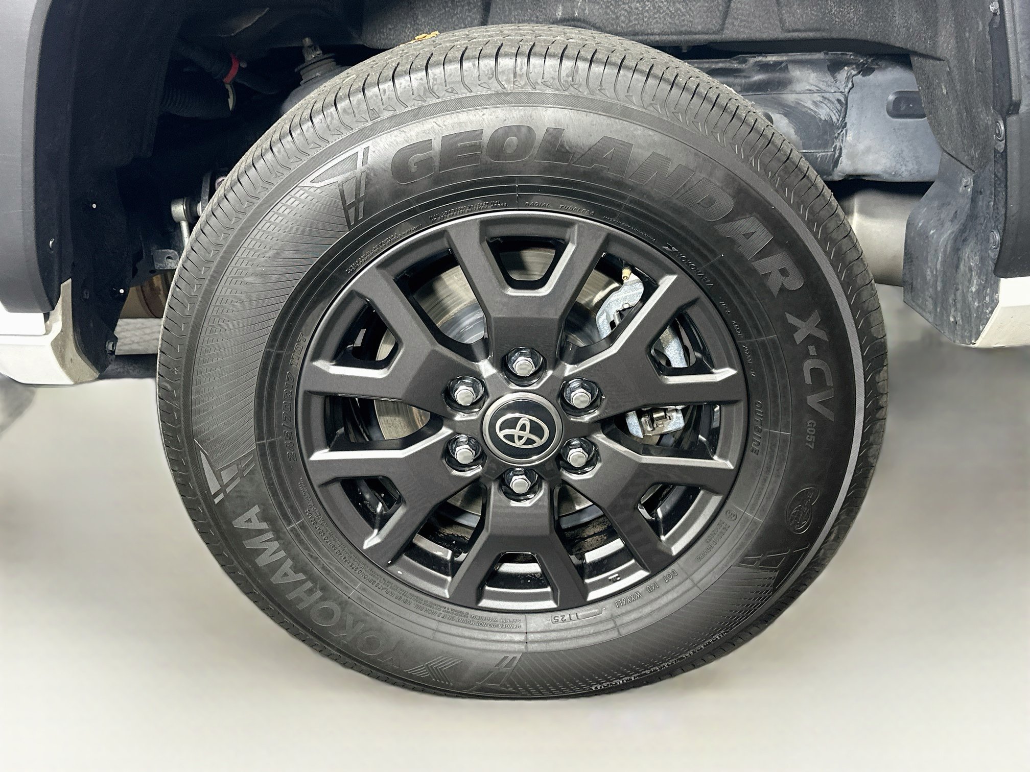 Used 2025 Toyota 4Runner SR5 AWD/4WD image 11