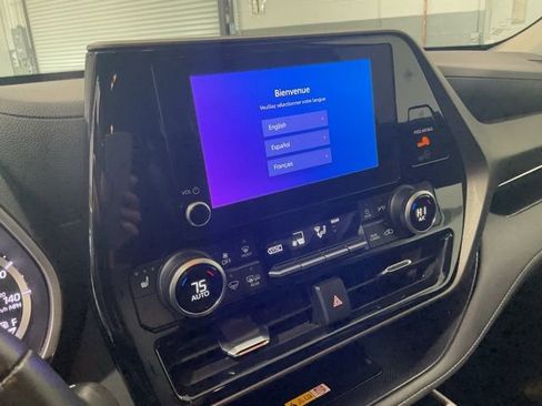 Used 2023 Toyota Highlander XLE image 15