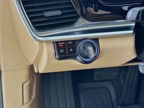 Used 2021 Porsche Panamera 4 image 11