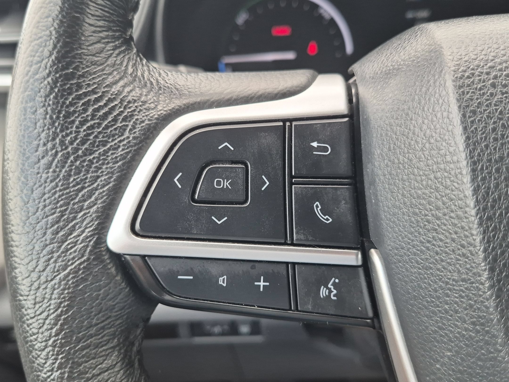 Used 2023 Toyota Sienna XLE AWD/4WD image 14