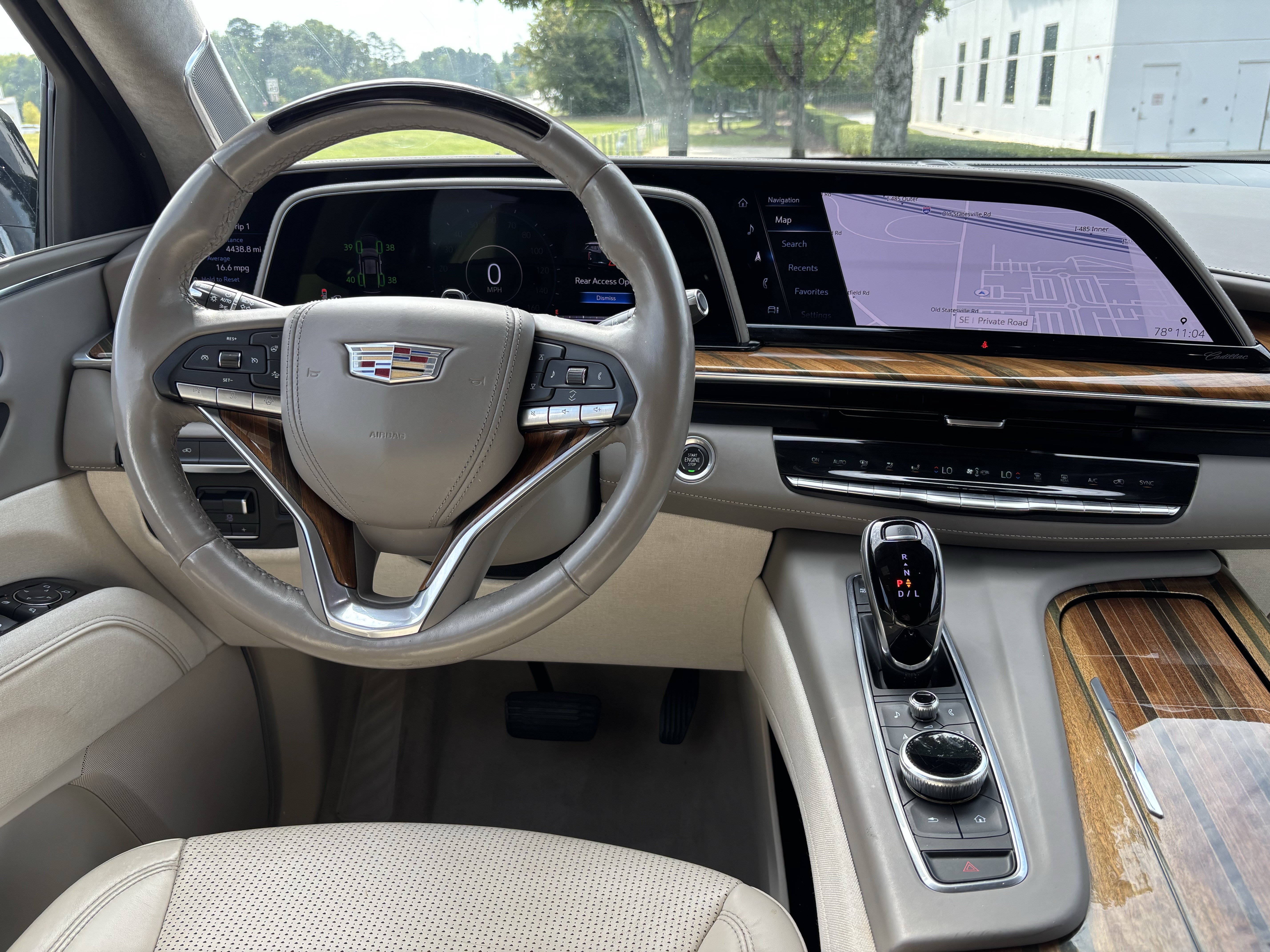 Used 2021 Cadillac Escalade Premium Luxury Platinum RWD image 30