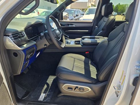 New 2025 Jeep Wagoneer Series II w/ Convenience Group I image 22