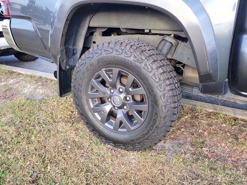 Used 2021 Toyota Tacoma SR5 image 15