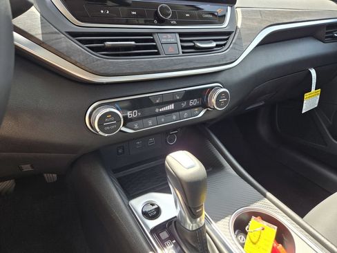 New 2026 Nissan Altima 2.5 SV w/ SV Premium Package FWD image 15