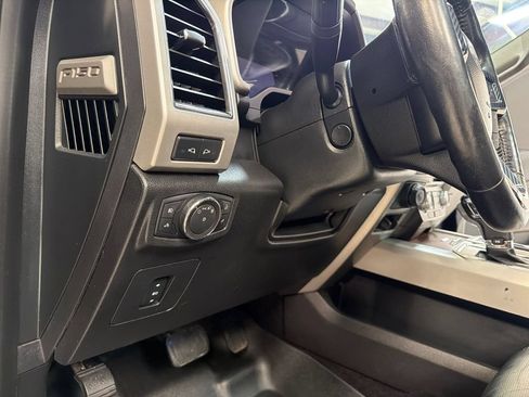 Used 2017 Ford F150 Lariat w/ Equipment Group 502A Luxury AWD/4WD image 27