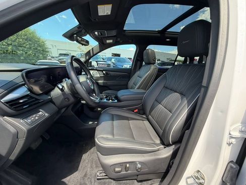 Certified 2025 Buick Enclave Avenir w/ Super Cruise Package AWD/4WD image 25