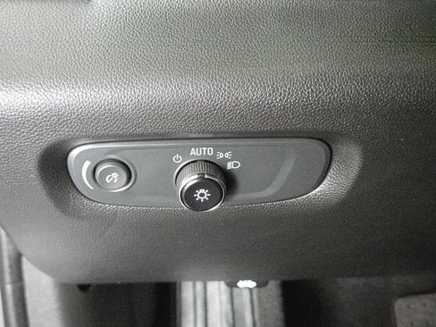 Certified 2023 Chevrolet Traverse Premier FWD image 21