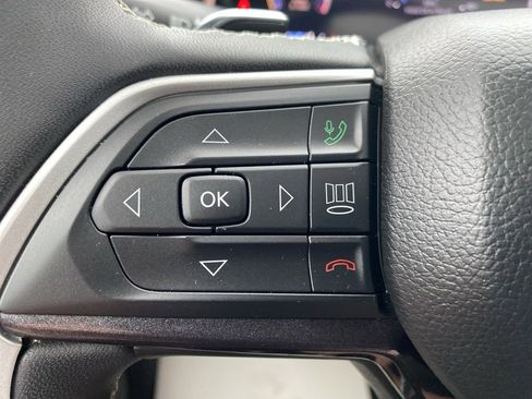 Used 2023 Jeep Grand Cherokee L Laredo image 29