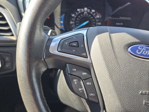 Used 2017 Ford Fusion SE w/ Fusion SE Technology Package FWD image 25