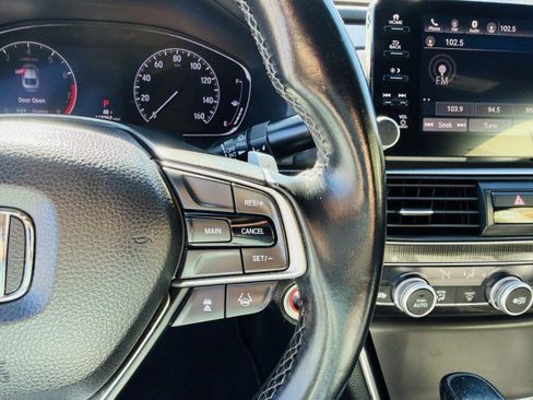 Used 2018 Honda Accord Sport image 12