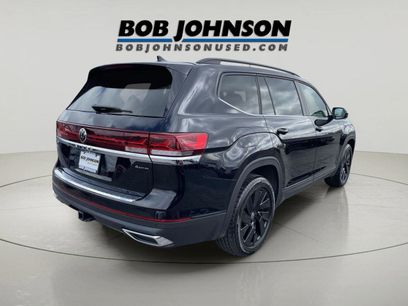 Used 2024 Volkswagen Atlas SE w/ Panoramic Sunroof Package