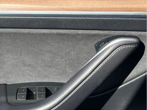 Used 2023 Tesla Model 3 Standard Range RWD image 15