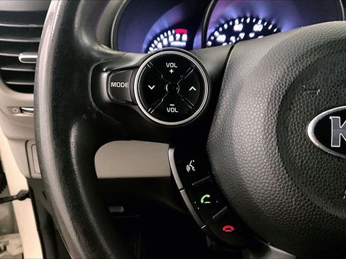 Used 2016 Kia Soul image 17