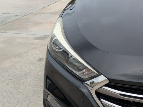 Used 2016 Hyundai Tucson Limited w/ Option Group 03 FWD image 7