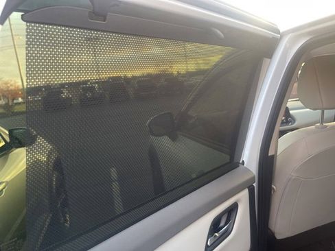 Used 2024 Nissan Rogue SV w/ SV Premium Package image 24