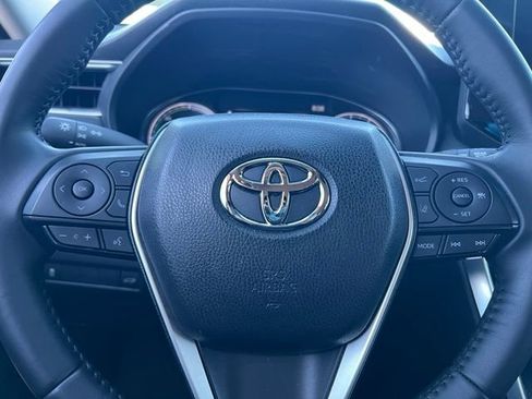 Used 2024 Toyota Venza LE AWD/4WD image 20
