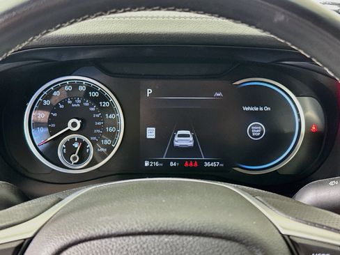 Used 2024 Genesis G70 2.5T RWD image 19