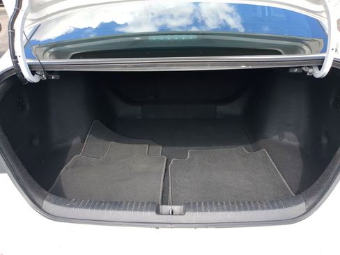 Used 2023 Honda Accord Touring image 9