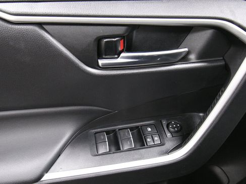 Certified 2022 Toyota RAV4 XLE image 11