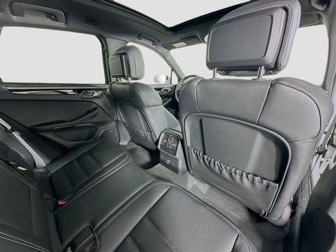 New 2026 Porsche Macan image 30