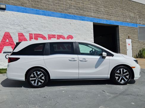 Used 2025 Honda Odyssey EX-L image 8