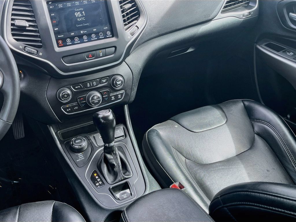 Used 2022 Jeep Cherokee Latitude Lux w/ Sun & Sound Group AWD/4WD image 23