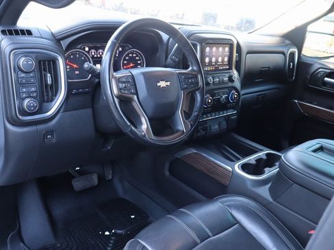 Used 2020 Chevrolet Silverado 1500 High Country w/ Technology Package image 5