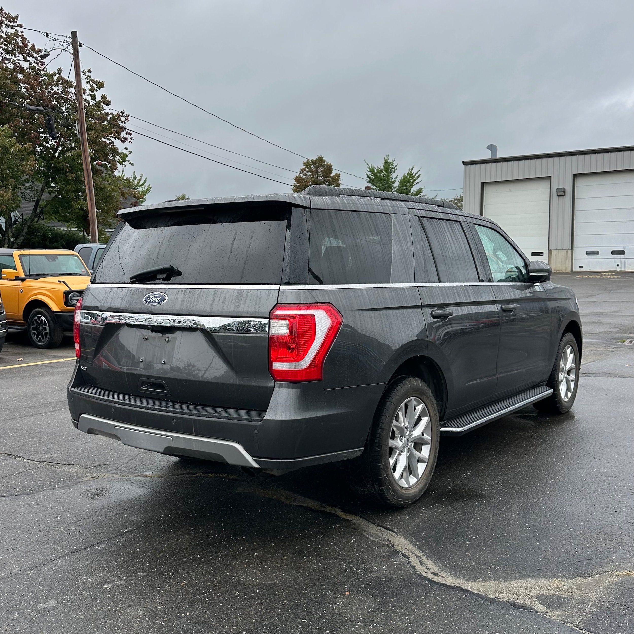 Used 2021 Ford Expedition XLT AWD/4WD image 7