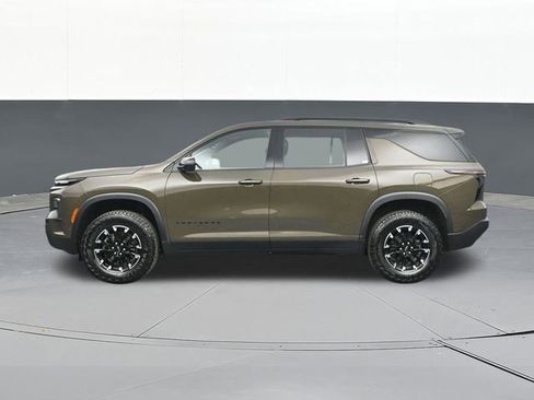 Used 2024 Chevrolet Traverse Z71 w/ Enhanced Driving Package image 9