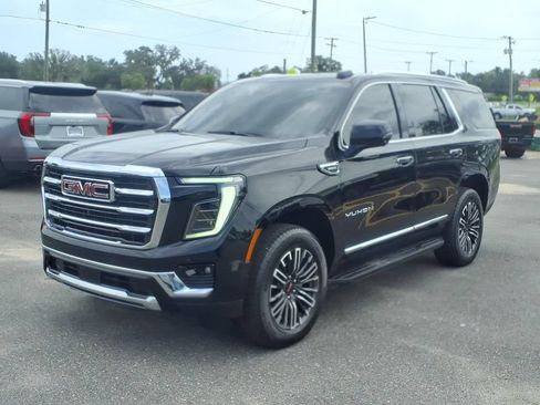 Used 2025 GMC Yukon Elevation w/ Elevation Premium Package AWD/4WD image 3